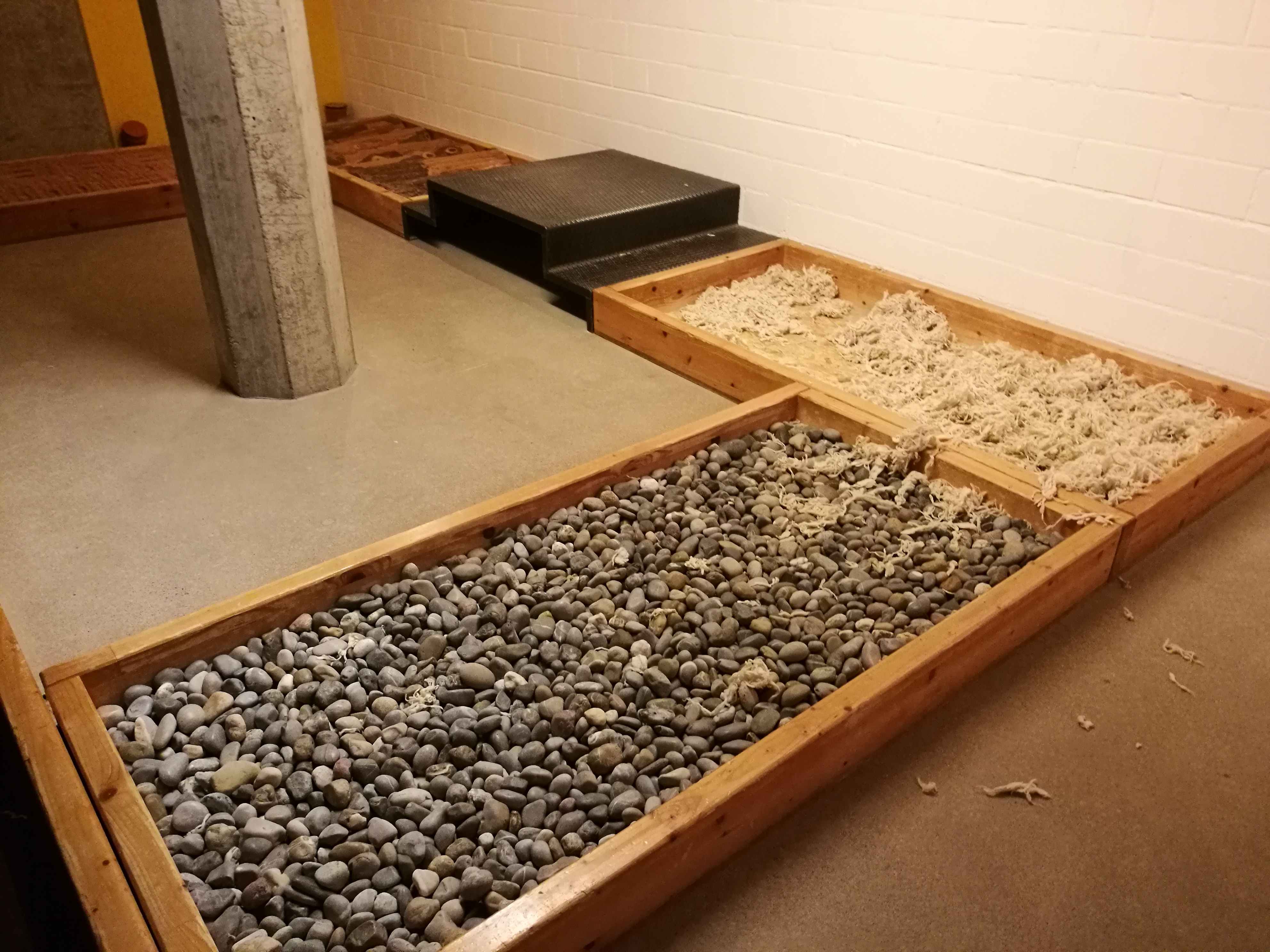 不同材质地面