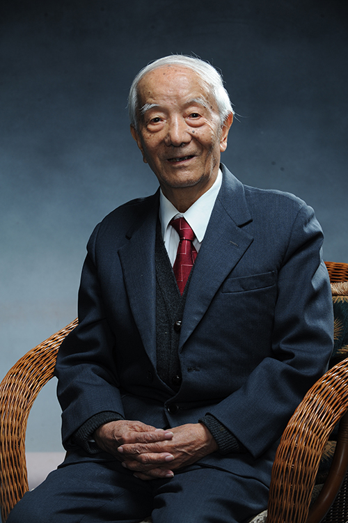 王希季,国际宇航科学院院士,“两弹一星”功勋奖章获得者